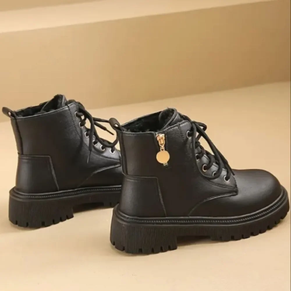 Chic black thick sole boots sz 9.5